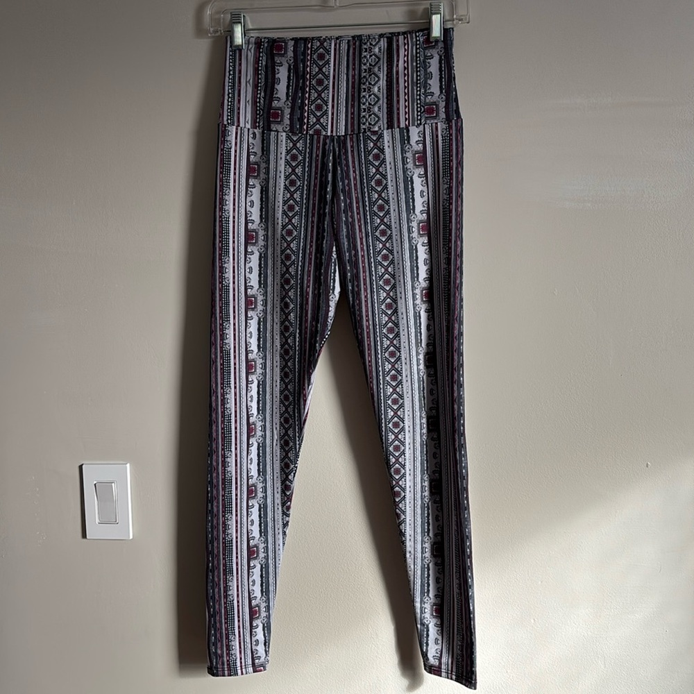 Onzie Flow Patterned Leggings - Size S/M